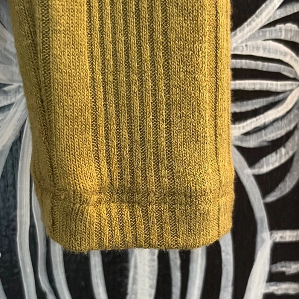 Boden Olive Green Ribbed Women's Top - Picture 3 of 6